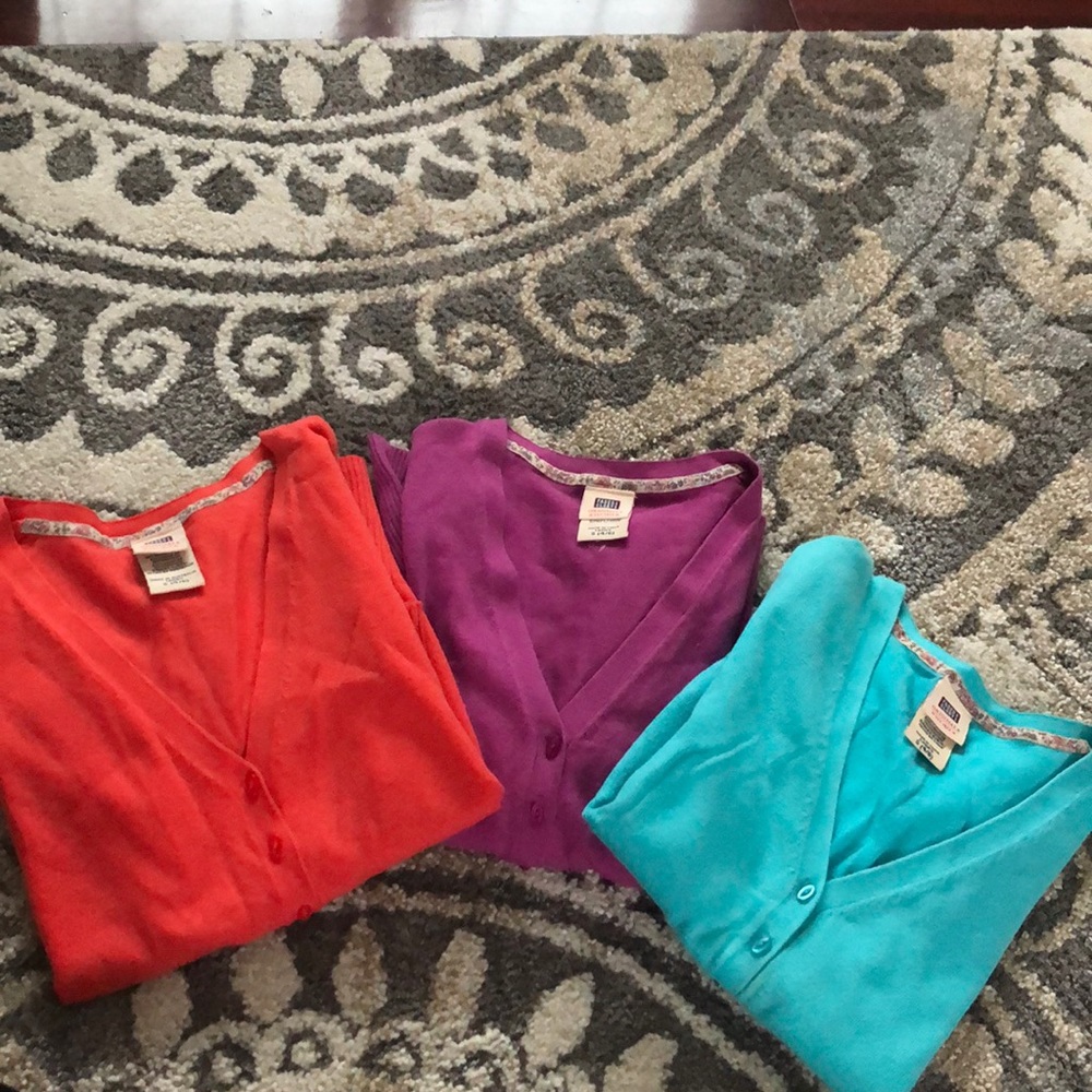 3 Cardigans